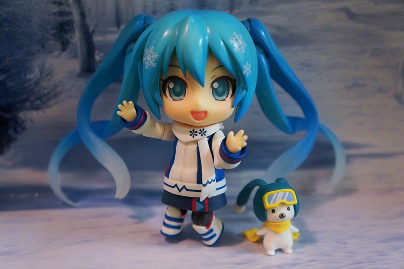 Walking In A Winter Wonderland With The Hatsune Miku Snow Owl Nendoroid