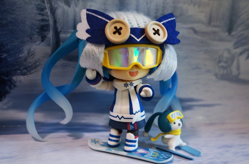 Walking In A Winter Wonderland With The Hatsune Miku Snow Owl Nendoroid