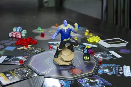 thanos-rising-avengers-infinity-war-board-game-d-1100×734