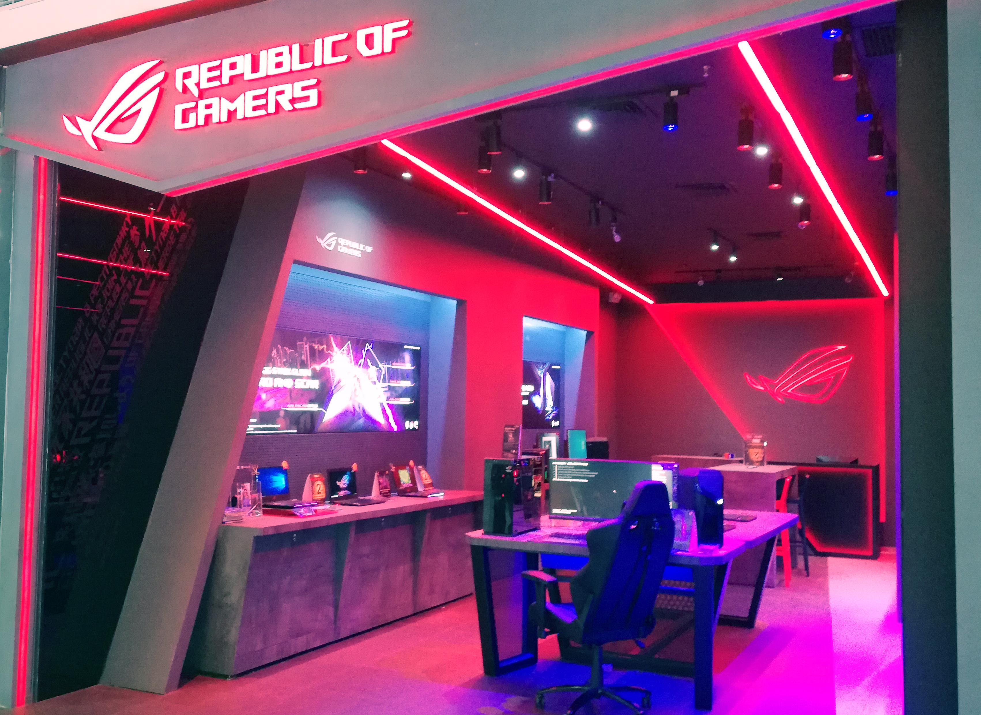 The Republic Broadens as ASUS ROG Opens Another Concept Store in SM Mall of  Asia!