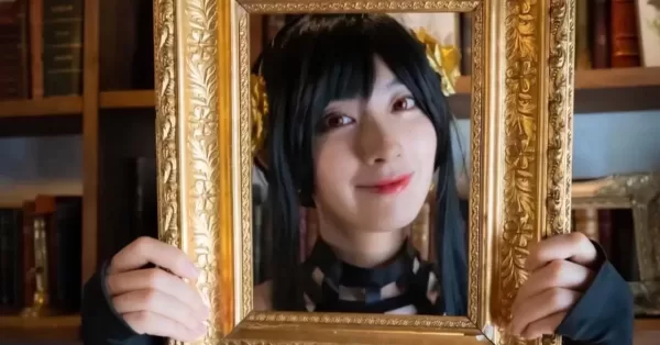 japanese_weather_reporter_saya_hiyama_yor_forger_cosplay