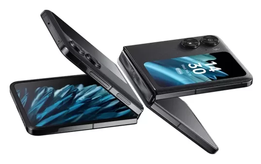 OPPO Find N2 Flip in Astral Black
