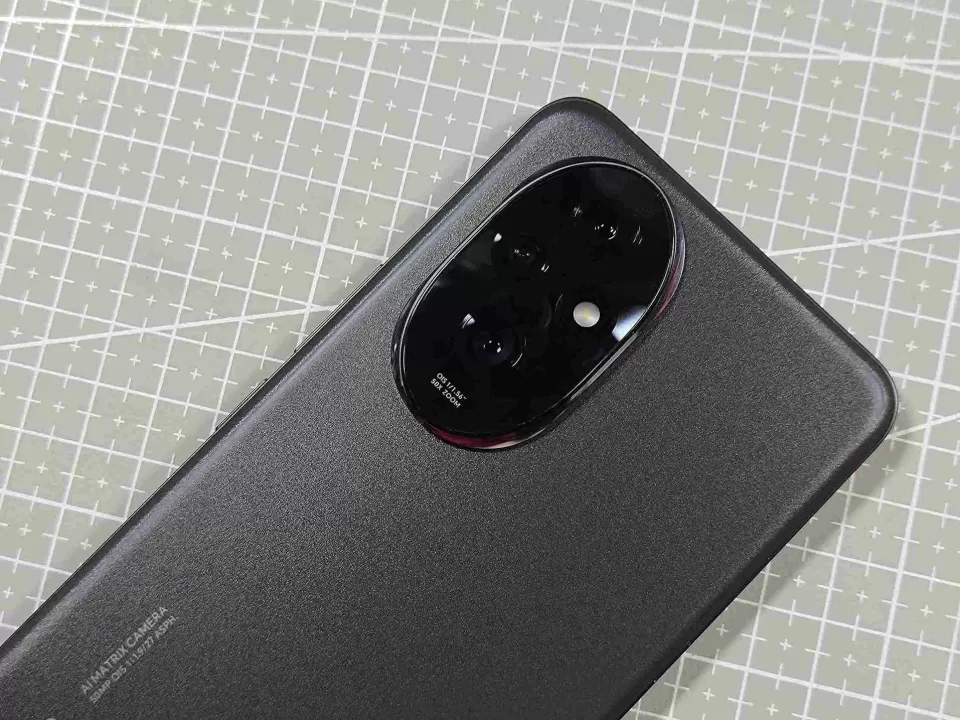 HONOR 200